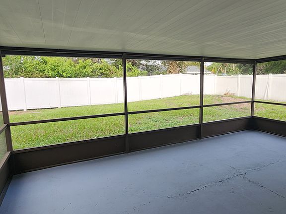 5th image of 5003 Landsman Ave