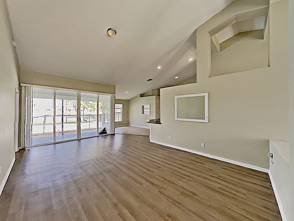 5th image of 5195 Deer Creek Dr