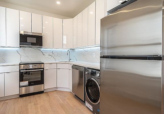 3rd image of 251 Fort Washington Ave #77
