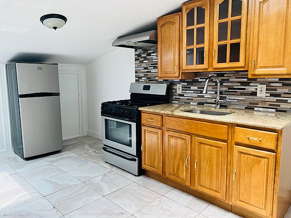 3rd image of 53 Herkimer St #4