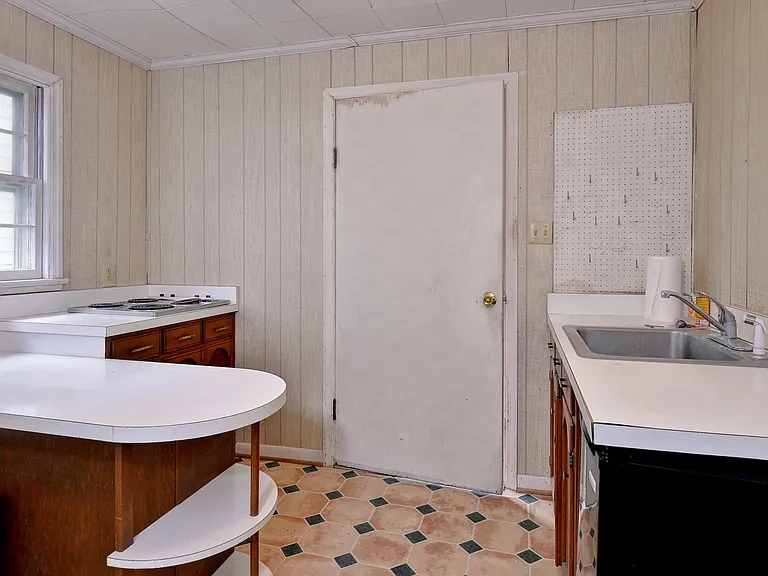 39 Westover Rd — Photo 25