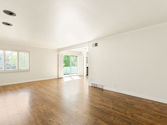 4th image of 1233 N Columbus Ave #3