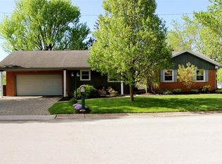 827 Dorothy Ln, Greenville, OH 45331