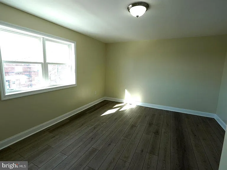 3745 Schleicher Ave — Photo 11