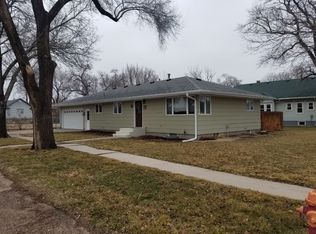 903 Flannery Ave, Cambridge, NE 69022