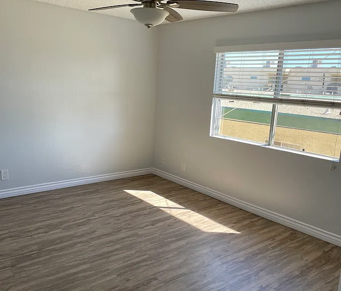 13920 Doty Ave #2 — Photo 13