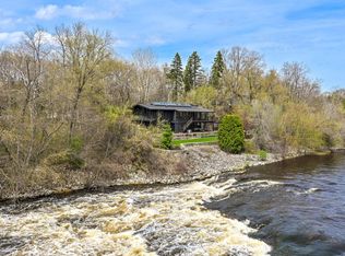 1802 N Green Bay Rd, Grafton, WI 53024
