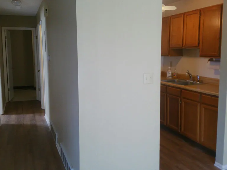 1420 Crete Ct #B7 — Photo 3