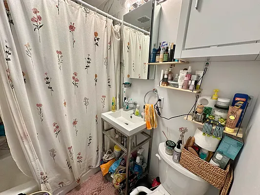 Rented by J PRESTON AND ASSOCIATES INC | media 4