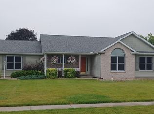 58430 Summer Chase Dr, Elkhart, IN 46517
