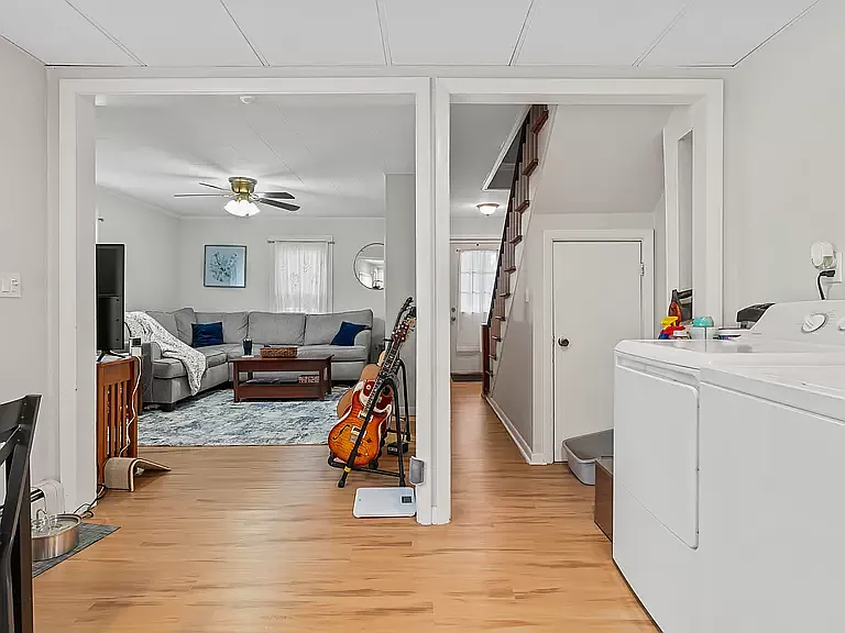 2 bed, 1.5 bath, $2,200 — Photo 2