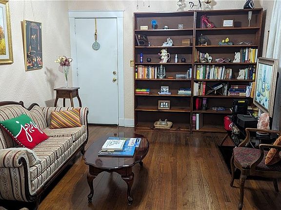 2nd image of 1801-03 Short St