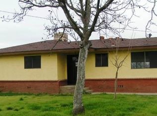 21686 S Elm Ave, Laton, CA 93242