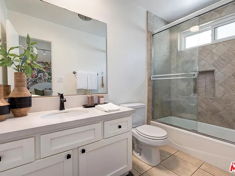 1337 Berkeley St #7 — Photo 12