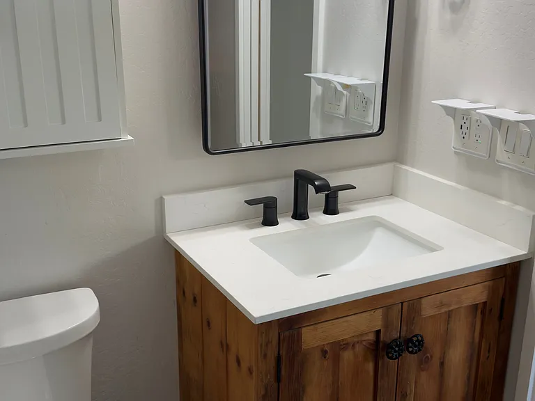 3293 Roland Dr — Photo 17