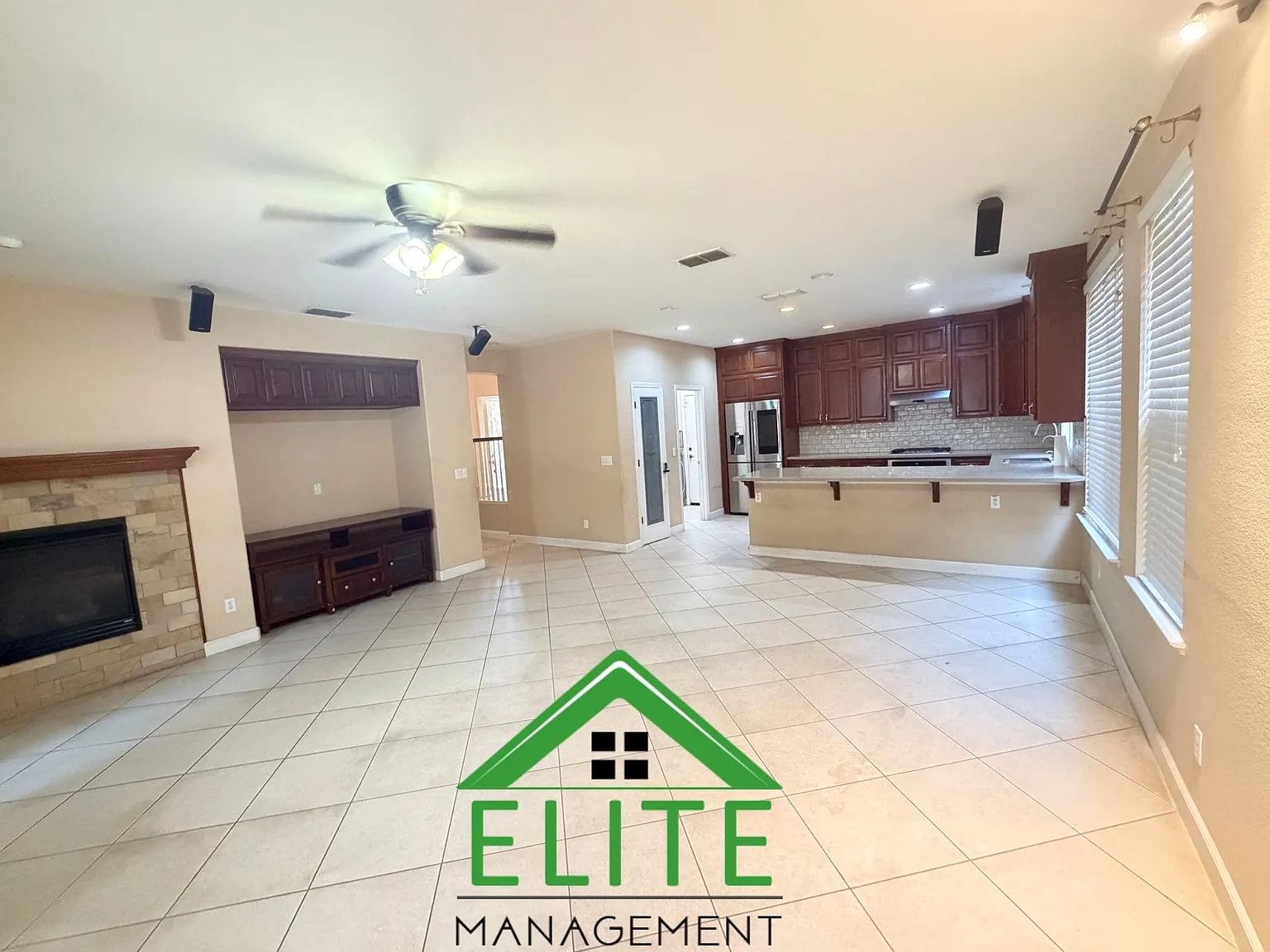 5 bed, 3098 sqft, $3,995 — Photo 1