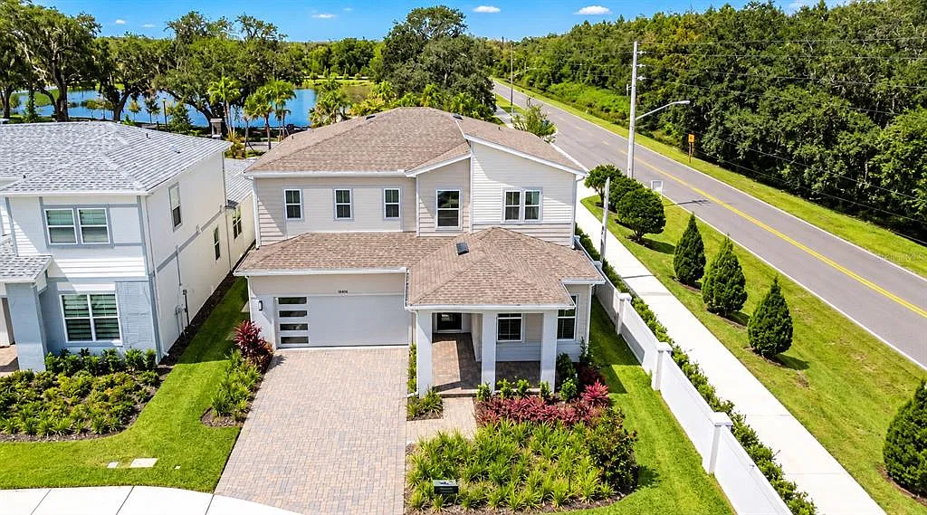 5 bed, 3.5 bath, 2563 sqft, $4,999 — Photo 2