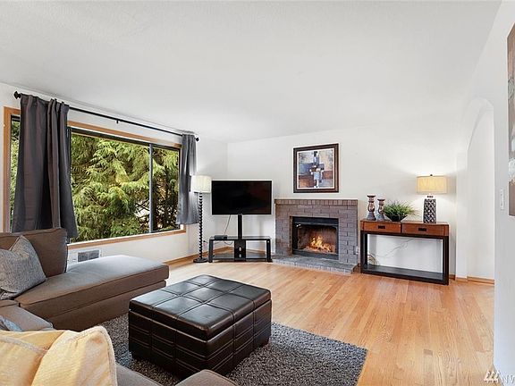 4th image of 4731 132nd Pl SE