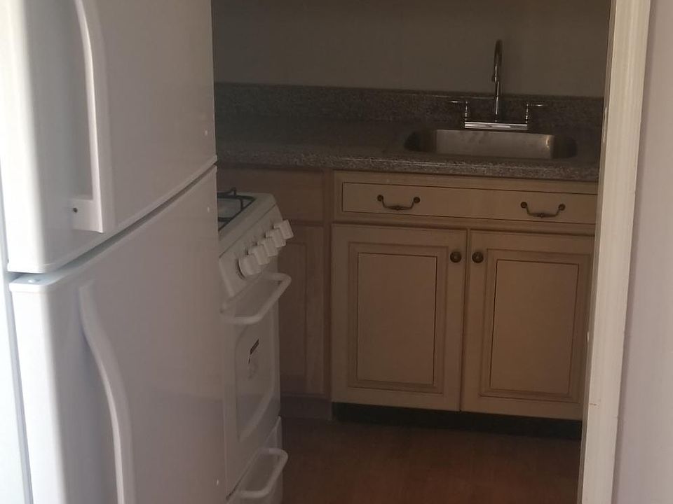 1st image of 15816 85th Ave