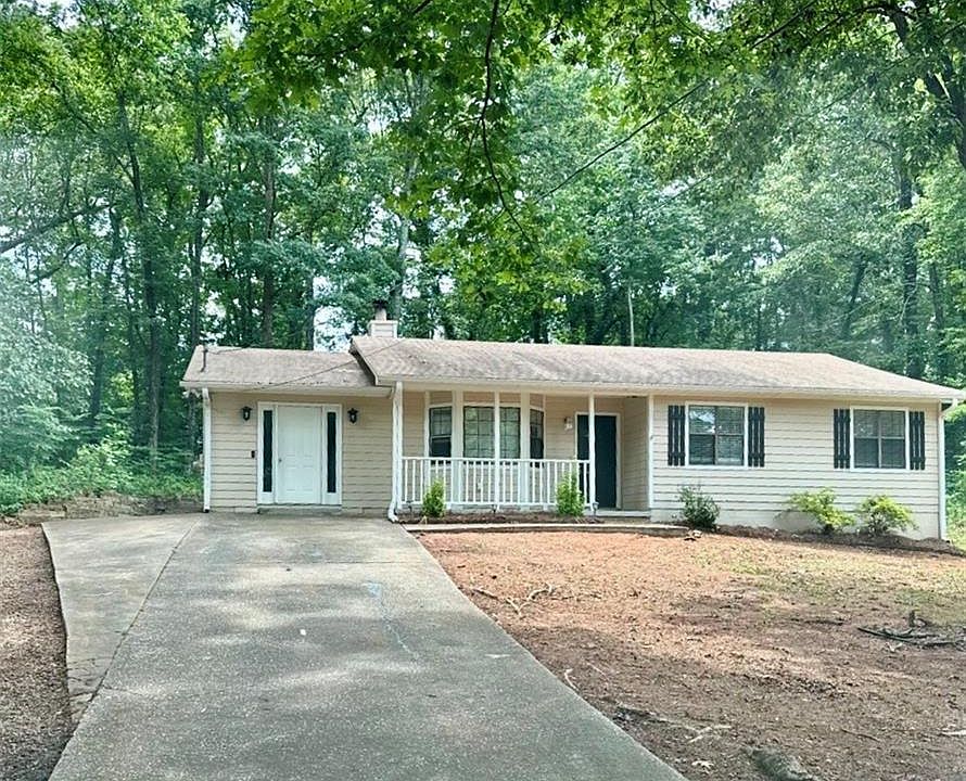 1st image of 108 Hilltop Cir