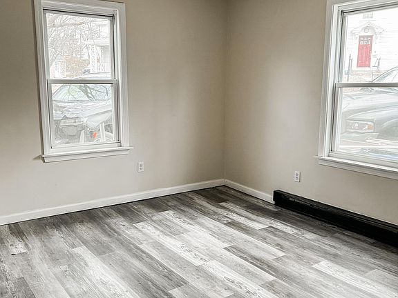 5th image of 13 Oak St #17