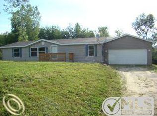 192 Sterling Dr, Lapeer, MI 48446