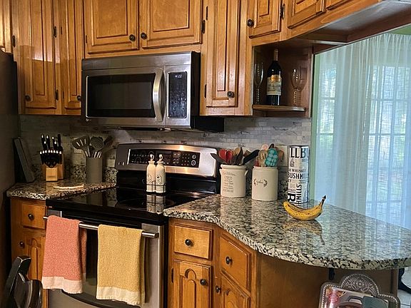 4th image of 282 Foxworth Dr