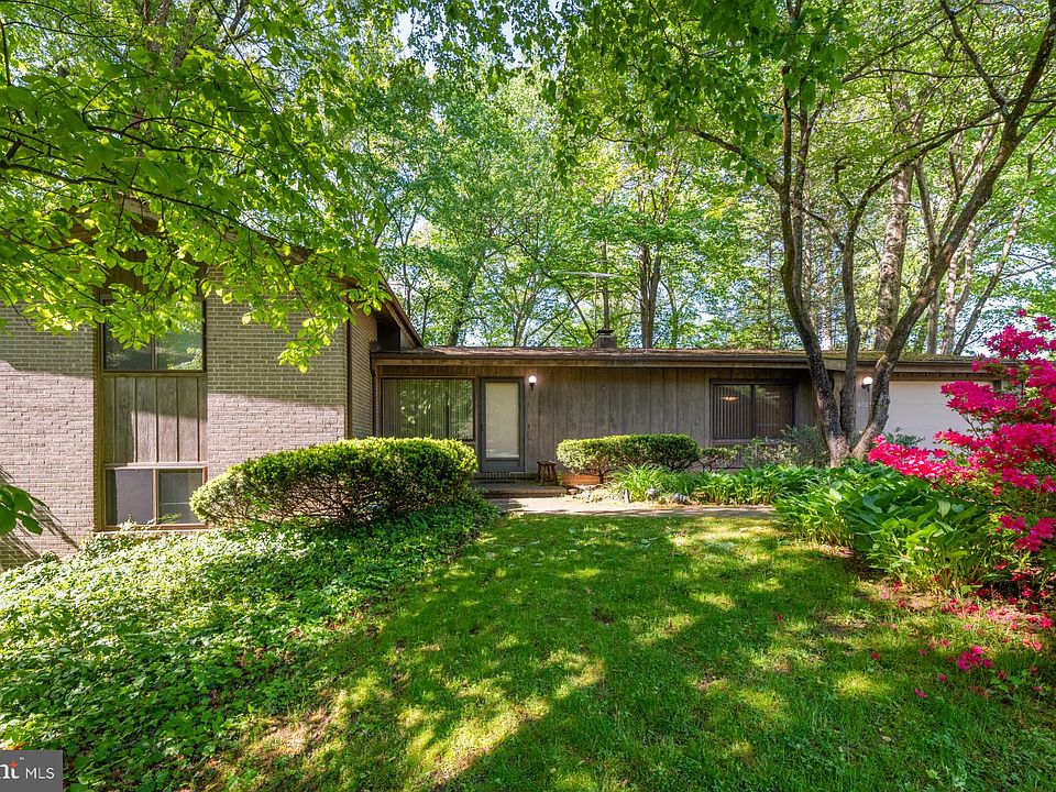 1st image of 8605 Battailles Ct