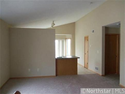 4th image of 437 1st Ave S