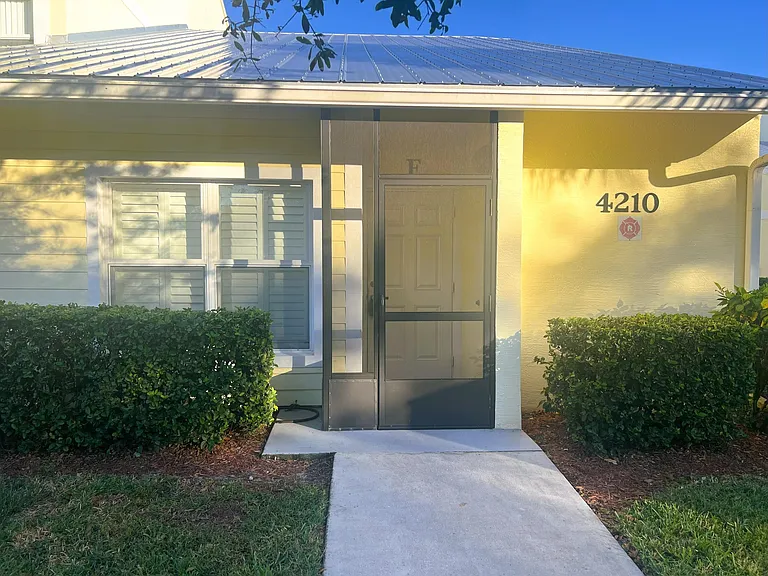 4210 Gator Trace Cir — Photo 2