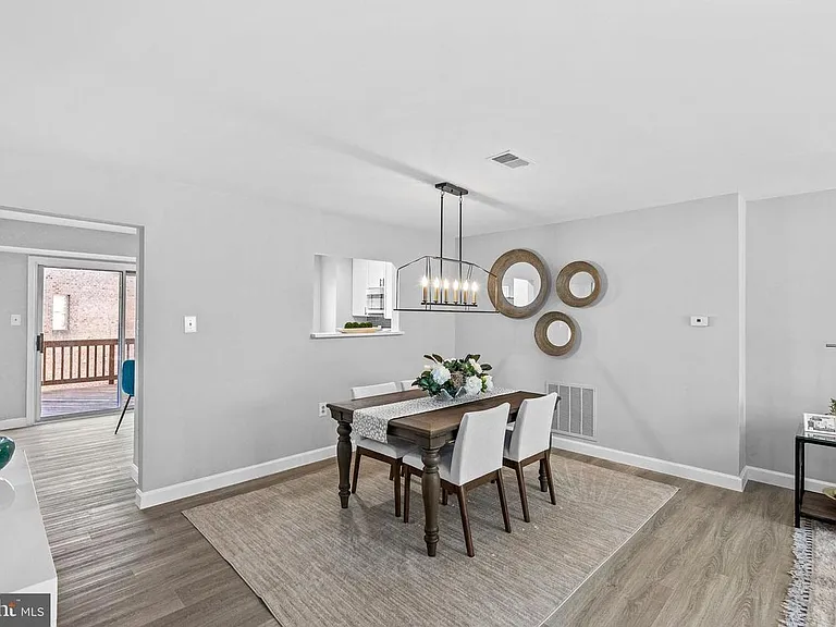 5606 Gresham Ln — Photo 8
