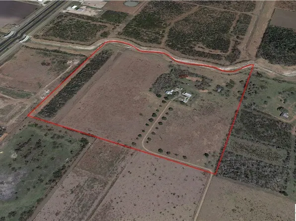 5368 Hanselman Rd, Victoria, TX 77905