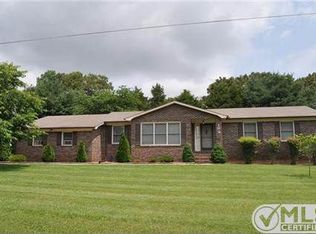 102 Lakeview Dr, Decherd, TN 37324