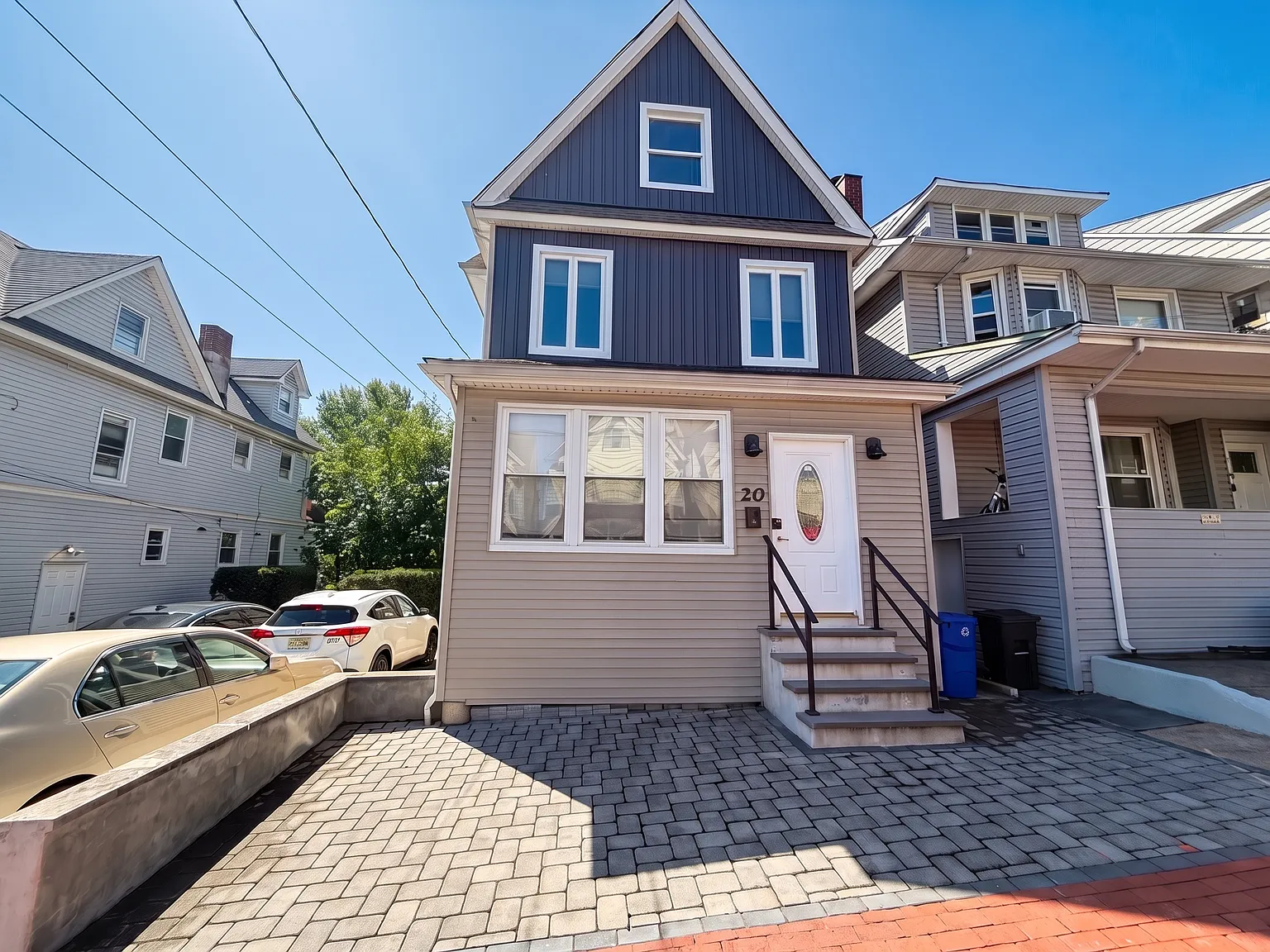 3 bed, $4,000 — Photo 1