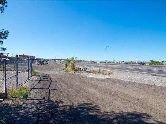 5th image of 8048 N Desert Blvd