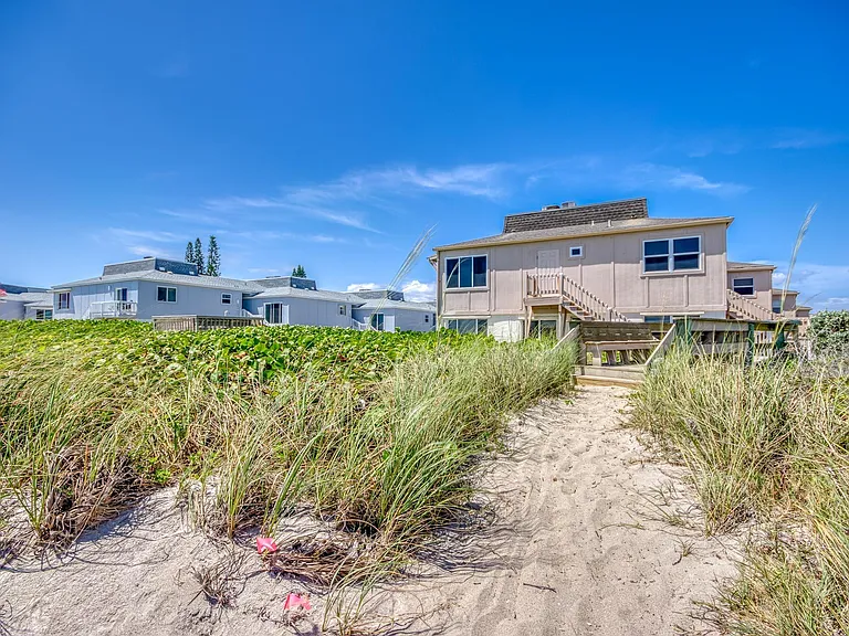 1501 NE Ocean Blvd #8 — Photo 4