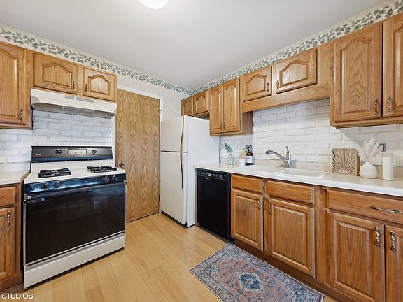 4th image of 312 Wildberry Ct Unit C1