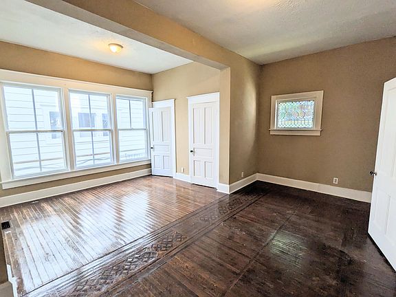5th image of 214 W 12th St Suite 1
