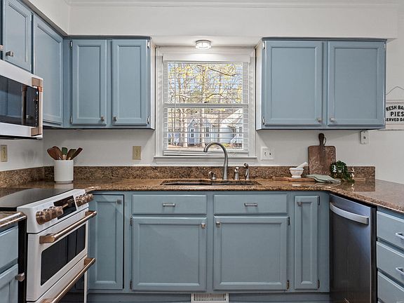 4th image of 1401 Mapleside Ct