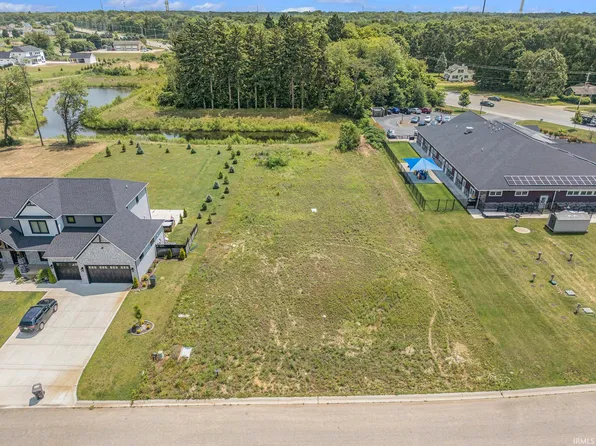 51750 Salem Meadows Dr #19, Granger, IN 46530