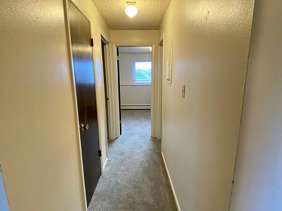 3rd image of 1737 Oxford Dr APT 1A