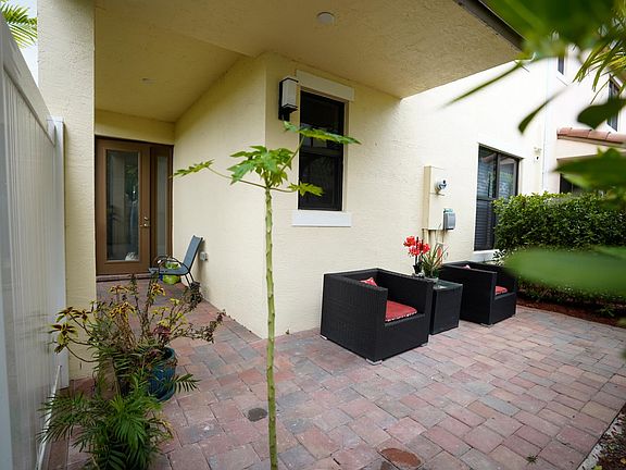 4th image of 20966 NW 1st St
