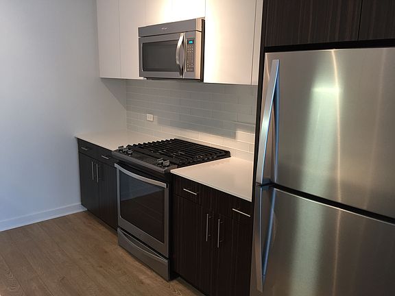 5th image of 203 N Garland Ct #708