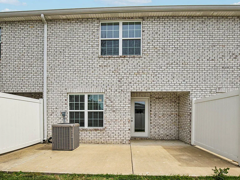 South Maple Townhomes — Photo 19