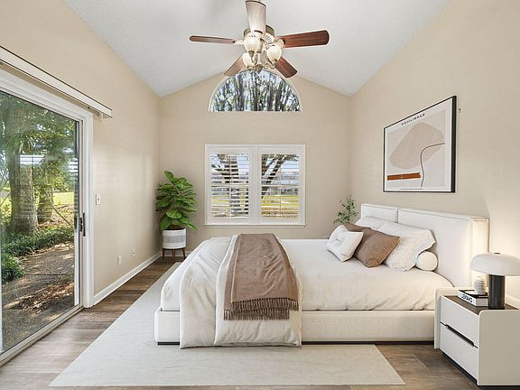 5th image of 905 Sea Robin Ln