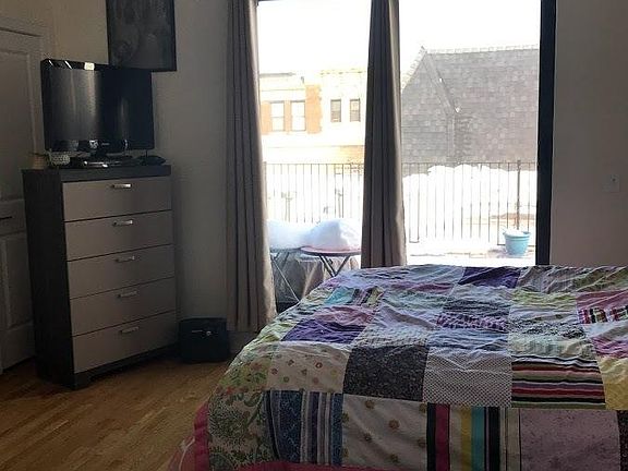 4th image of 2772 N Milwaukee Ave #223