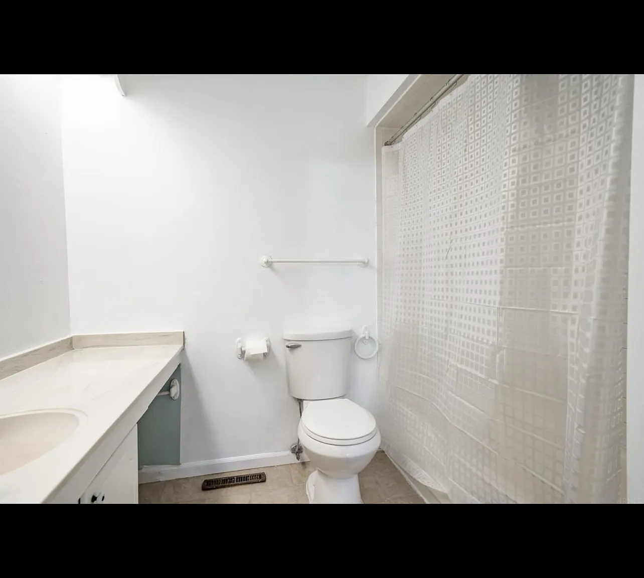 5 bed, 2112 sqft, $2,500 — Photo 3