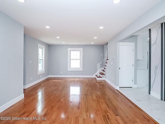 4th image of 36 Sawyer Ave