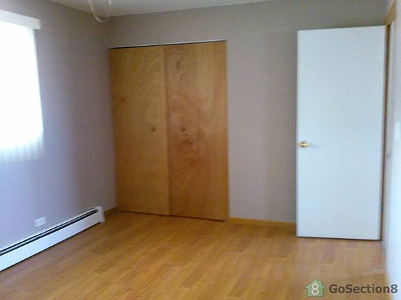 3rd image of 404 N Villa Ave APT 2
