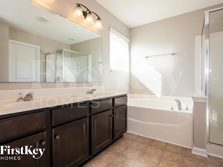 6729 Barefoot Forest Dr — Photo 9